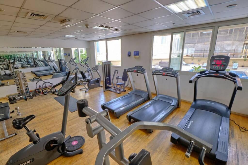 Lovely 1-Bedroom Apartment In The Heart Of Dubai Marina Exterior foto