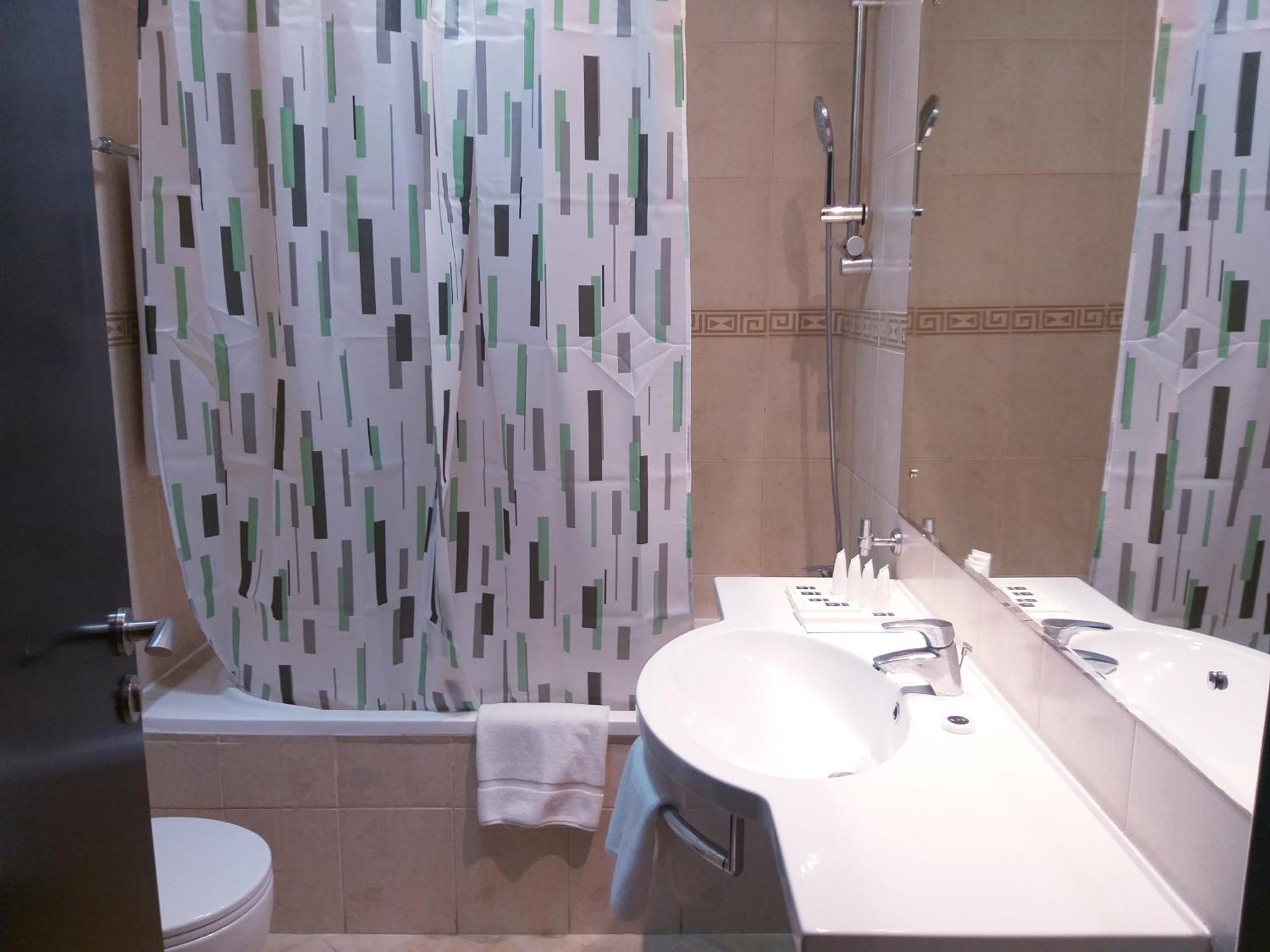 Lovely 1-Bedroom Apartment In The Heart Of Dubai Marina Exterior foto